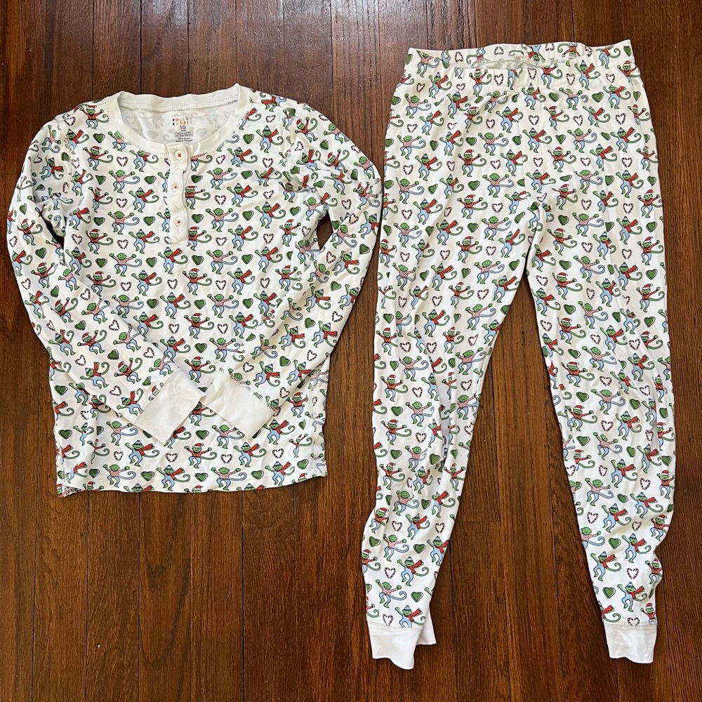 Roller Rabbit Holiday Pajama Set